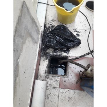 Destapacion de tapa cloacal en Ramos Mejia